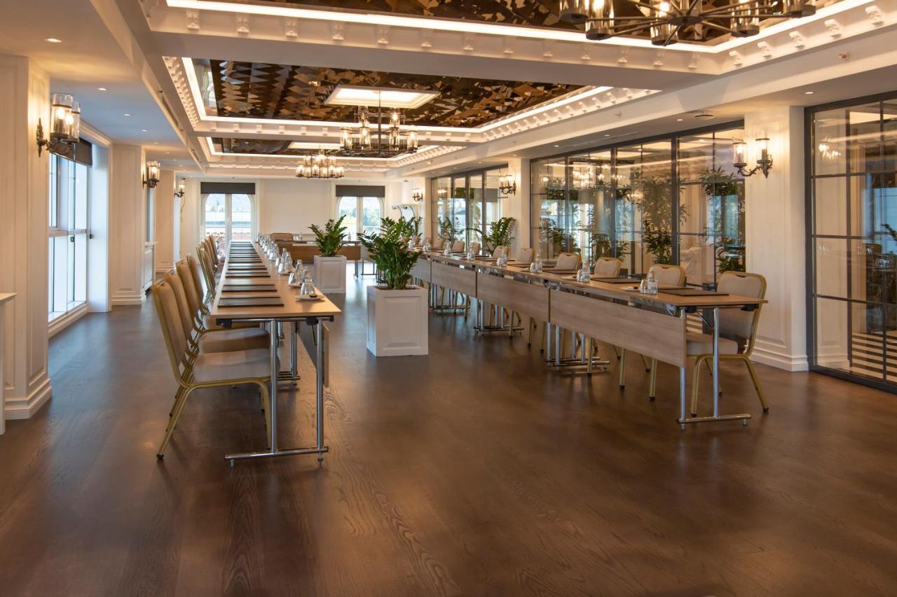 Xheko Imperial Luxury Hotel & Spa Tiranë Ngoại thất bức ảnh The interior of the restaurant