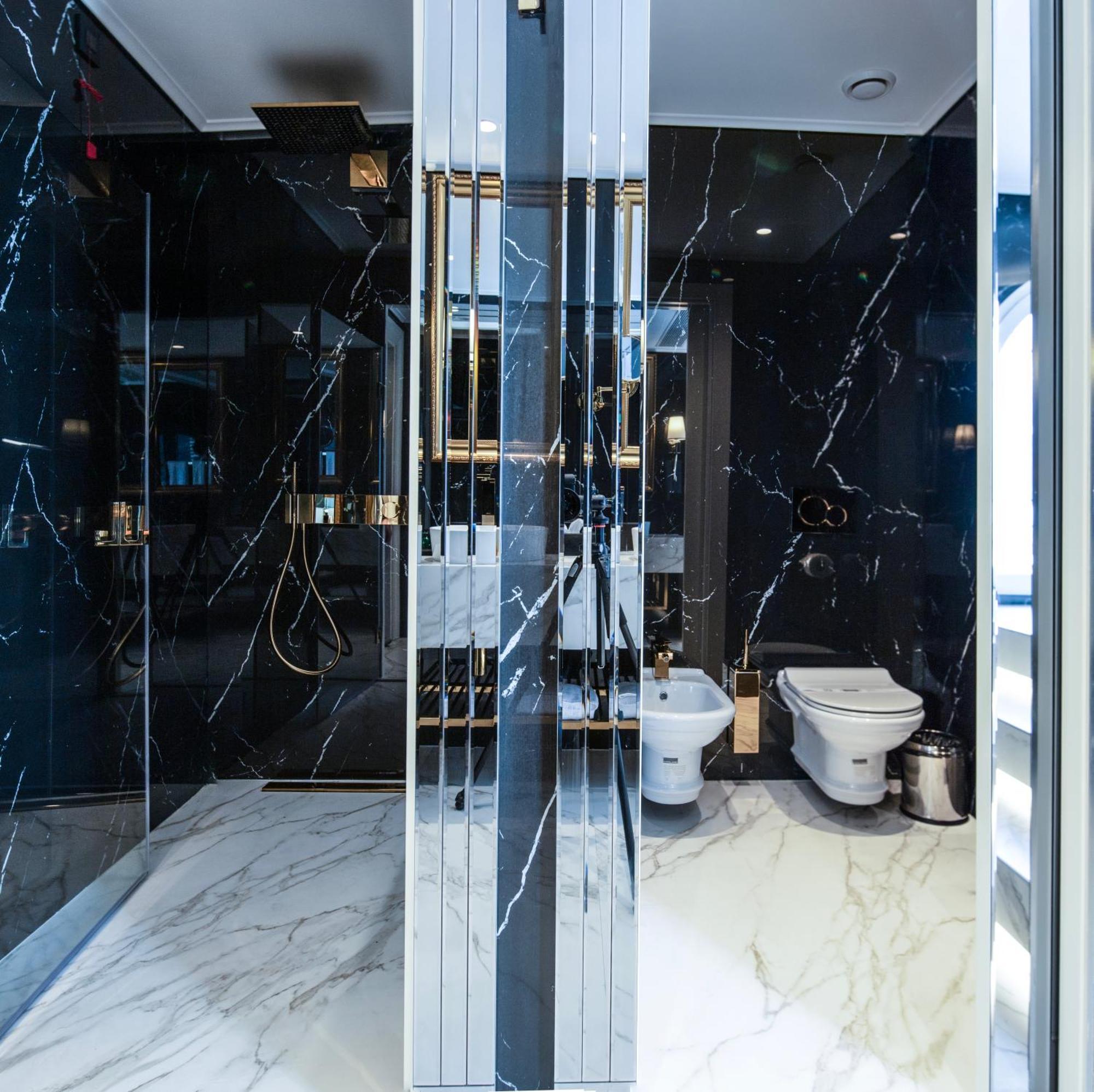Xheko Imperial Luxury Hotel & Spa Tiranë Ngoại thất bức ảnh Bathroom
