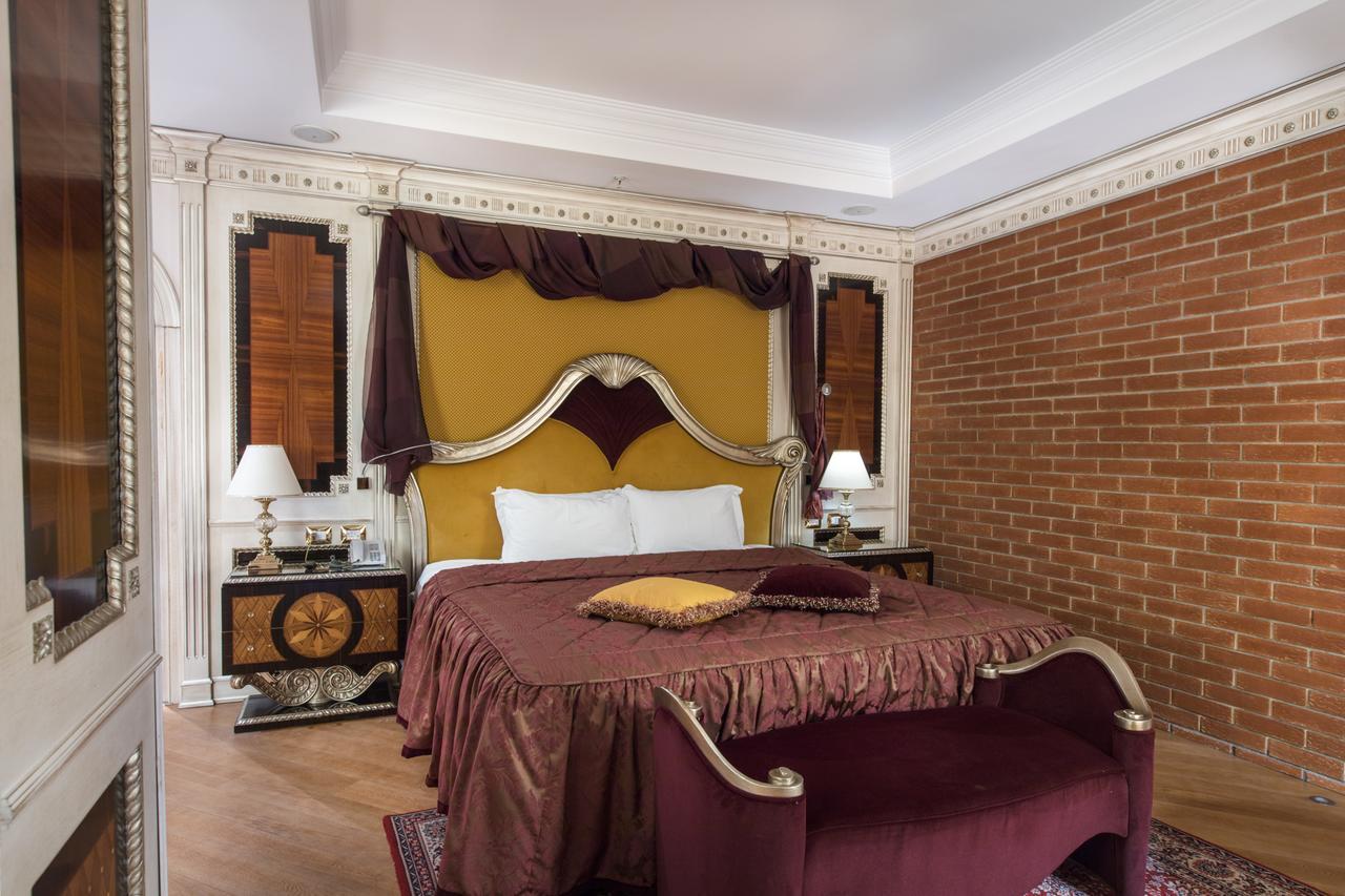 Xheko Imperial Luxury Hotel & Spa Tiranë Ngoại thất bức ảnh A bedroom
